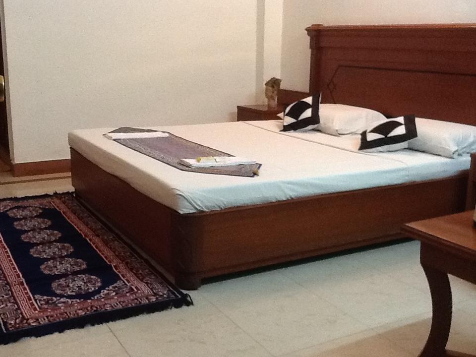 Hotel Kanishka Phg Bengaluru Szoba fotó