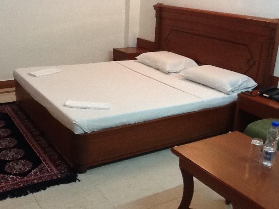 Hotel Kanishka Phg Bengaluru Szoba fotó